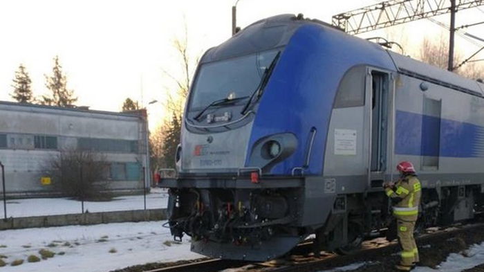 В Польше поезд врезался в локомотив (фото)