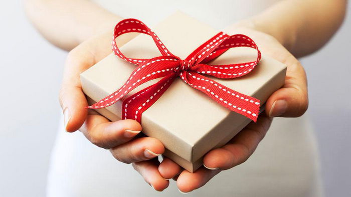 Что подарить на 8 Марта подруге по гороскопу