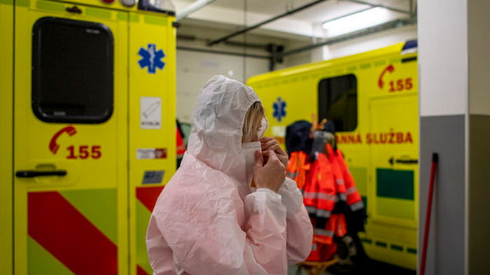 Чехия просит соседей принять пациентов с COVID-19, собственных ресурсов не хватает