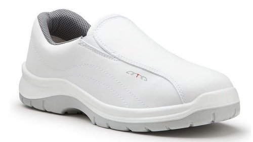 Зачем поварам нужна специальная обувь?