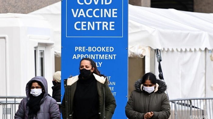 Британия к Пасхе намерена вакцинировать всех, кому за 40 - СМИ