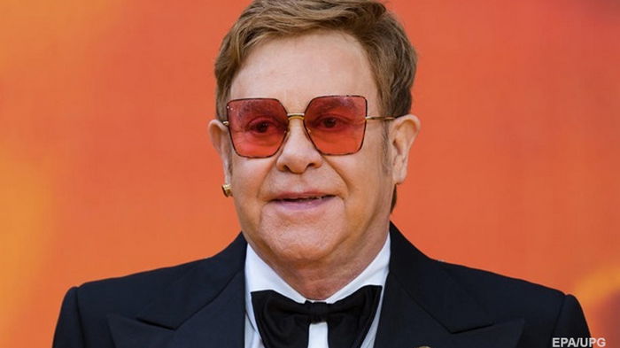 Элтон Джон назвал Ватикан лицемерным