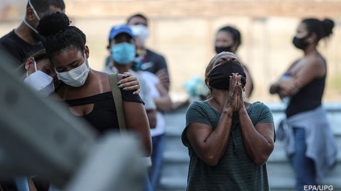 С начала эпидемии в Бразилии уволят уже третьего главу Минздрава