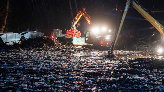 Венгрия заявила, что Украина загрязняет Тису мусором