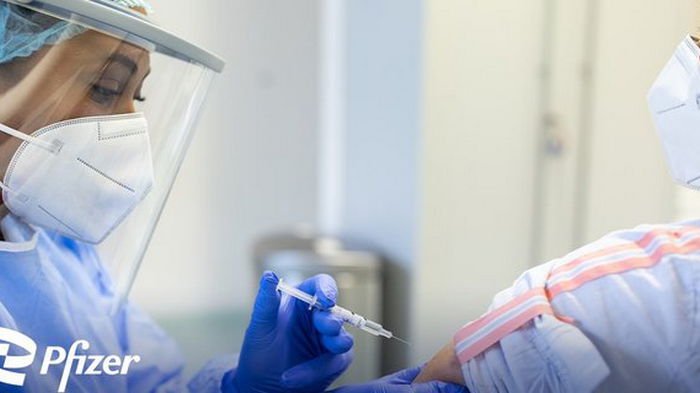 Вакцина Pfizer-BioNTech в испытаниях на 100% предотвратила южноафриканский COVID-19