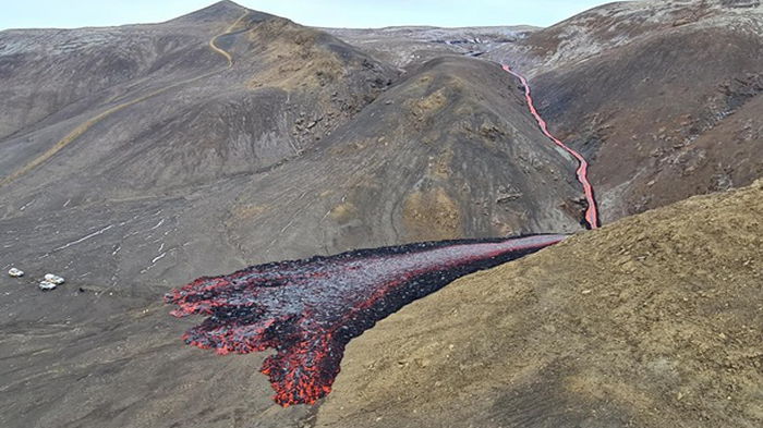В Исландии возникли вулканические разломы (видео)