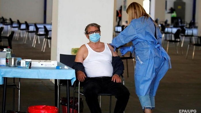 Пожилые украинцы не хотят вакцинироваться - Минздрав