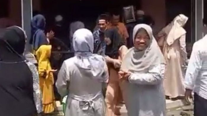 Мужчина перепутал невесту из-за Google Maps (видео)