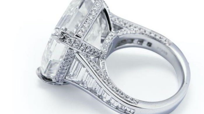 В Австралии на аукцион выставили самый большой бриллиант