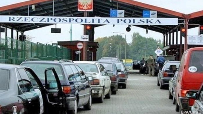 В очередях на польской границе застряли более 400 машин