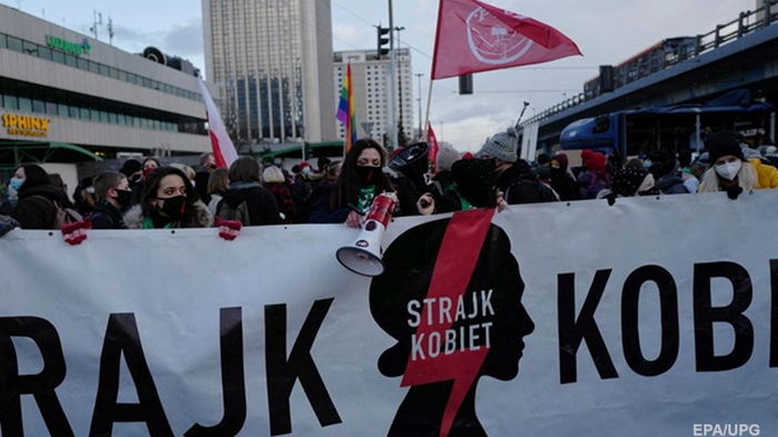 Польша просит Чехию не позволять абортный туризм - СМИ