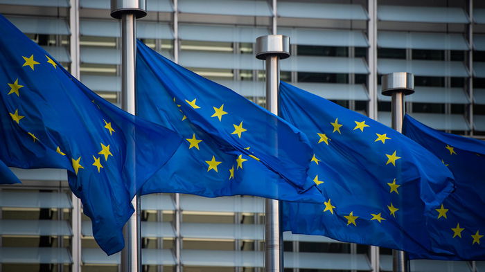 ЕС готов обсудить отказ от патентов на вакцины от COVID-19