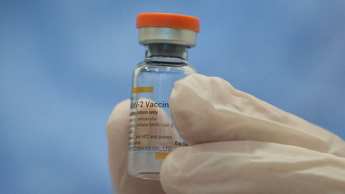 Вакцина CoronaVac оказалась в реальных условиях эффективнее, чем в испытаниях – Bloomberg