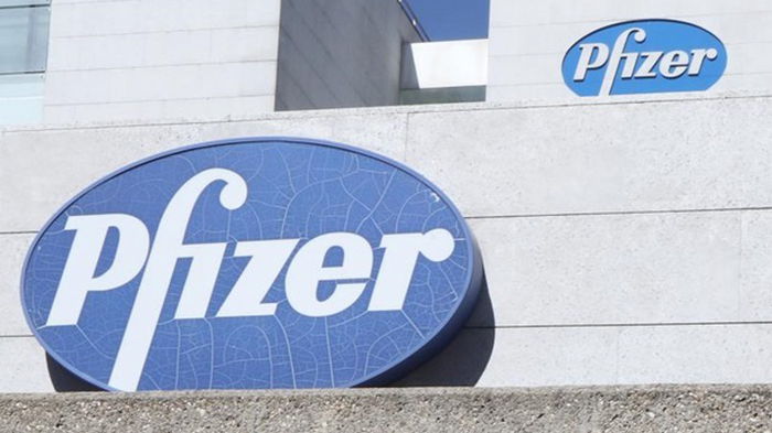 Названы сроки поставки закупленных вакцин Pfizer
