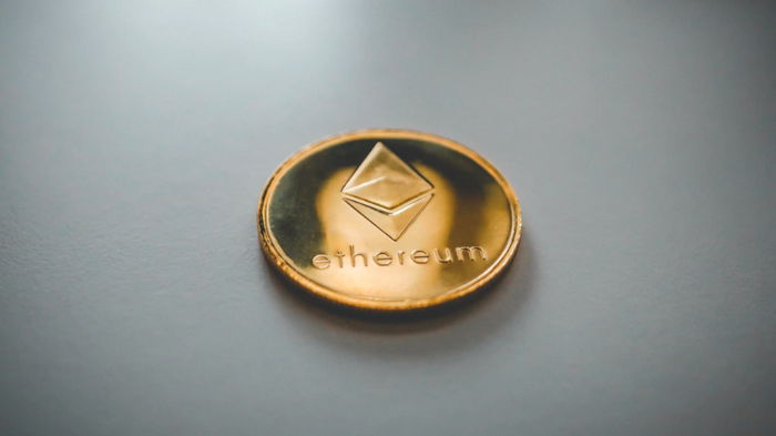 Запасы второй по величине криптовалюты снизились до двухлетнего минимума