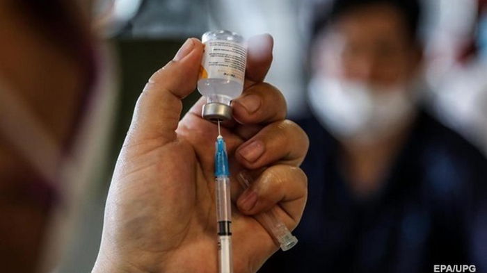 В Украине от COVID уже вакцинировались все желающие граждане Китая