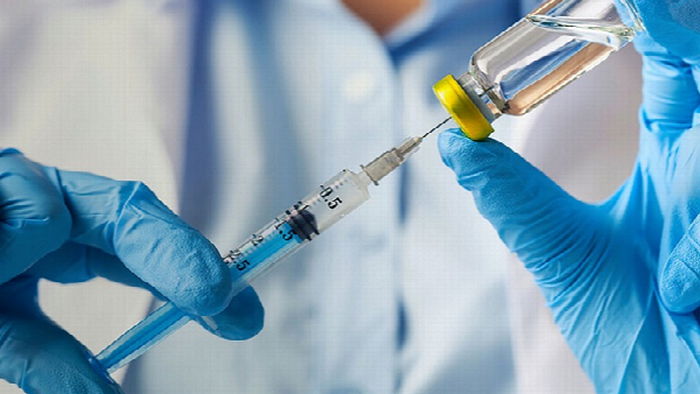 Вакцинацию приостановили в 12 регионах Украины