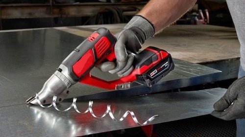 Кому и зачем нужны высечные ножницы Метабо?