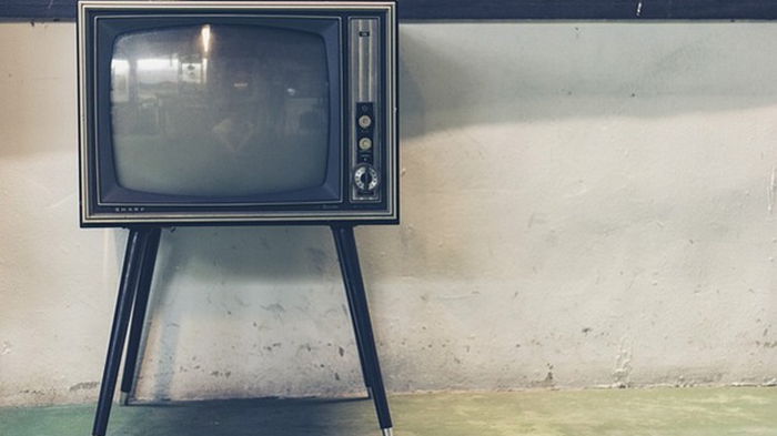 Просмотр телевизора ухудшает умственные способности – ученые