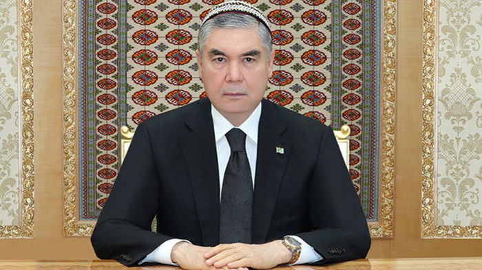 В Туркменистане чиновников заставили сбрить волосы