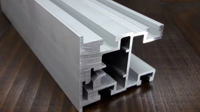 Скрытые двери в алюминиевом профиле: преимущества и особенности