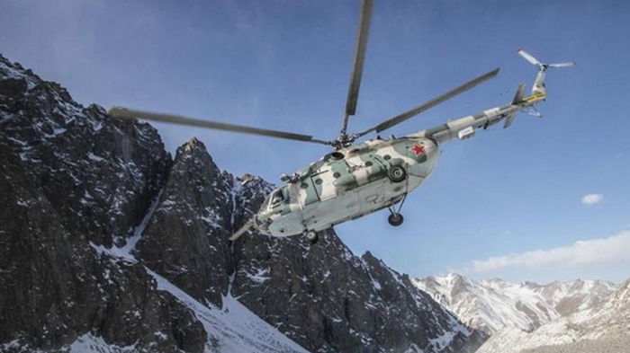 В Кыргызстане упал вертолет со спецназом, 13 пострадавших
