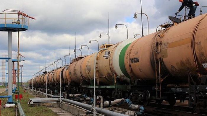 Украина резко сократила транзит нефтепродуктов