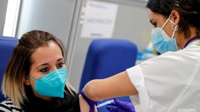 В ЕС полностью вакцинировали четверть взрослых