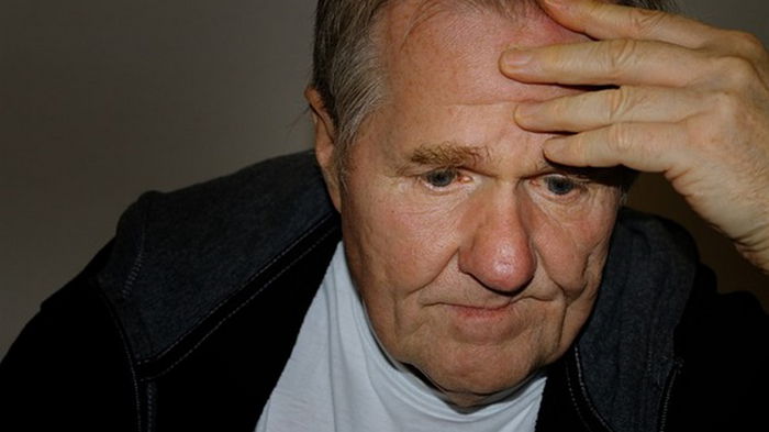 Названы основные симптомы, связанные с началом слабоумия