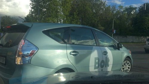 работа таксистом в Bolt