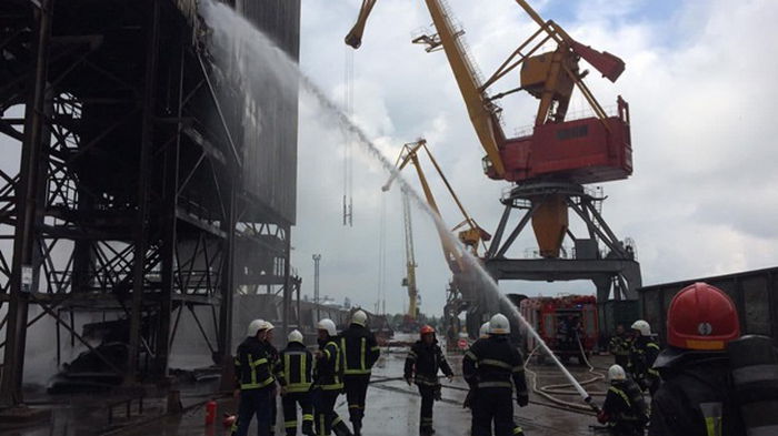 В Николаеве произошел пожар на территории морского порта
