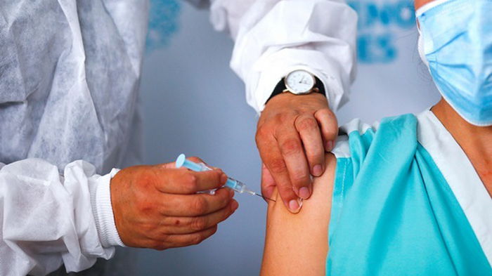 Выявлен симптом COVID-19, встречающийся только у вакцинированных