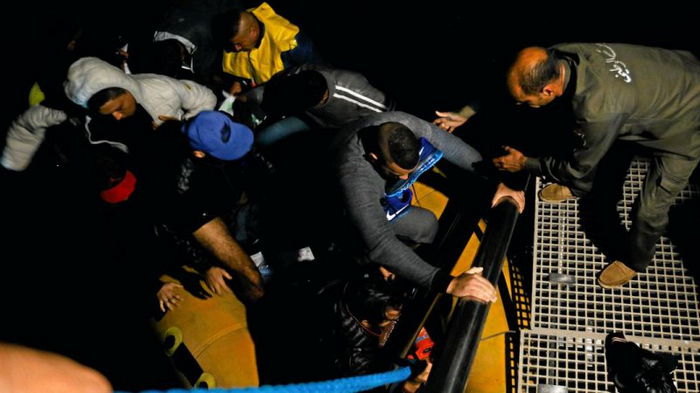 Возле побережья Туниса потерпела крушение лодка с мигрантами, более 40 человек утонули