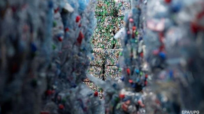 В ЕС запретили продажу одноразовых пластиковых товаров