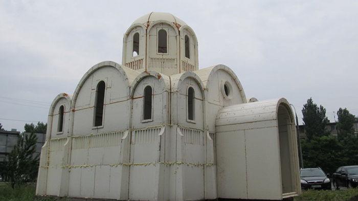 В Херсоне за считанные часы построили церковь (видео)