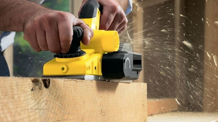 Как правильно подобрать электрический рубанок?