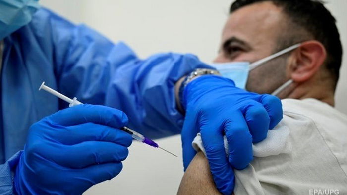 В ЕС рассказали о побочках вакцин Pfizer и Moderna