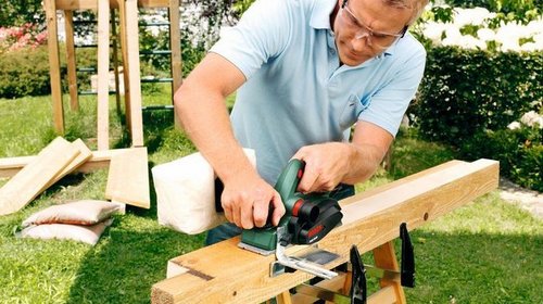 Как правильно подобрать электрический рубанок?