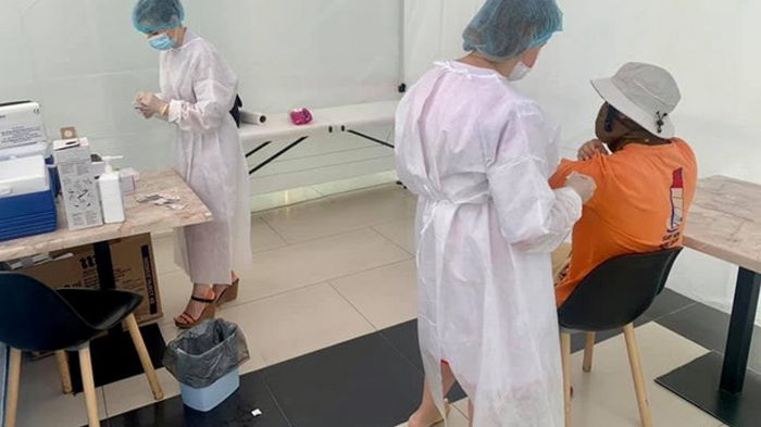 В Чернигове начали вакцинировать Pfizer всех желающих