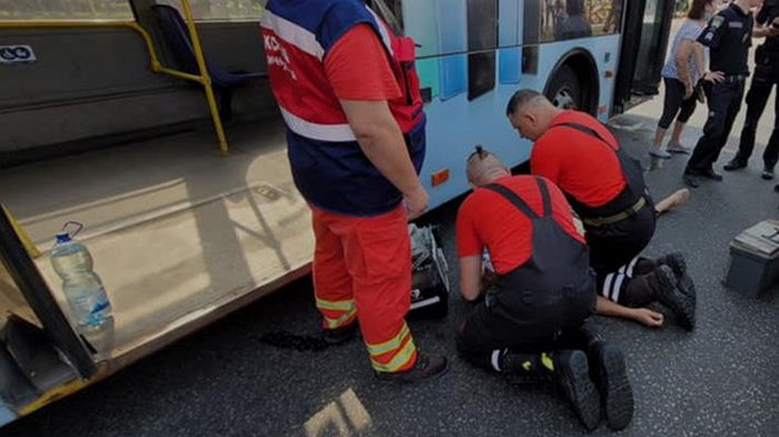 В Киеве водитель троллейбуса умер за рулем