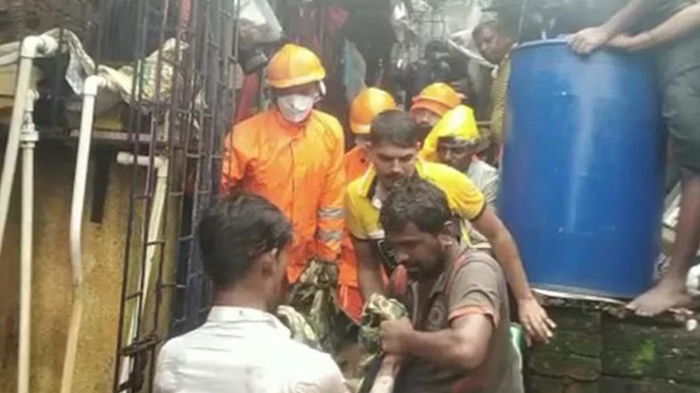 В Индии 15 человек погибли из-за обрушений зданий