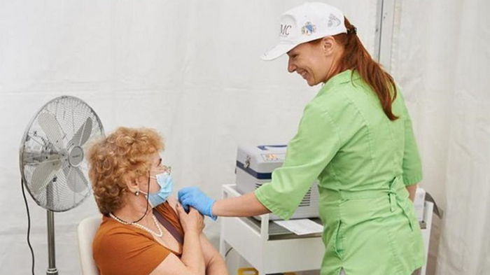 В Украине начали применять вакцину Moderna