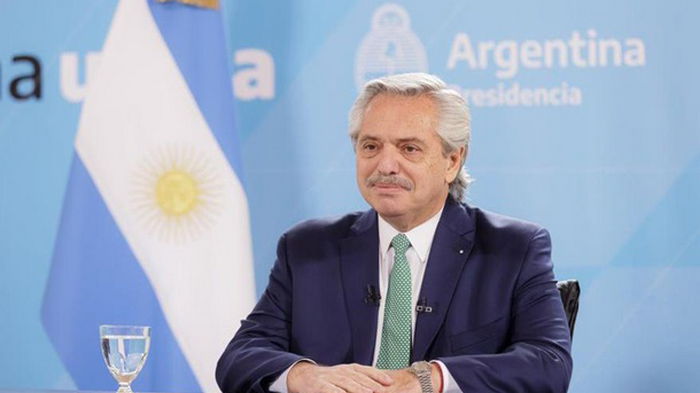 Аргентина разрешит указывать третий пол в документах