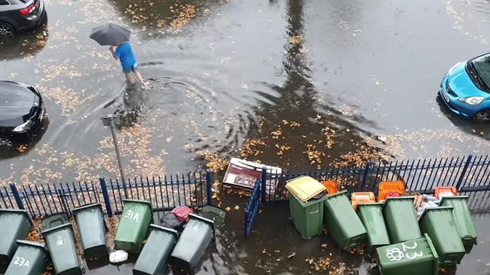 Потоп в Лондоне: вместо дорог реки и затопленное метро