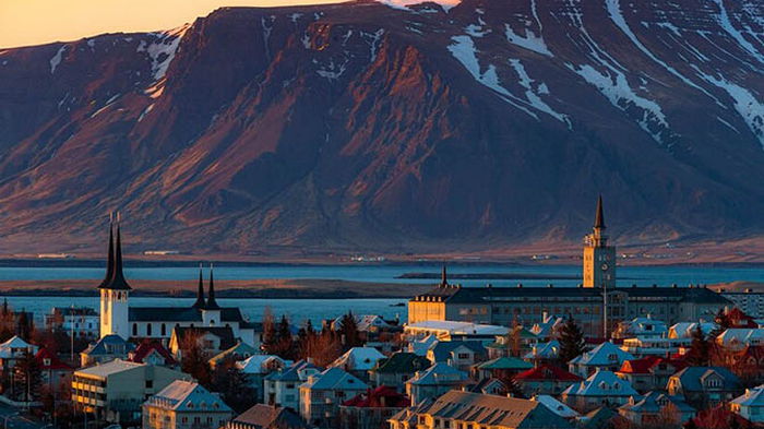 После месяца отмены масок и дистанции. Исландия возвращает карантинные ограничения