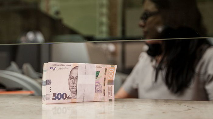 Госстат: Средняя зарплата впервые превысила $500
