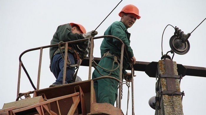 Непогода обесточила 353 населенных пункта в 13 областях