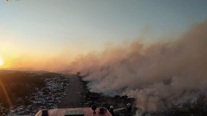 На Житомирщине произошел пожар на свалке