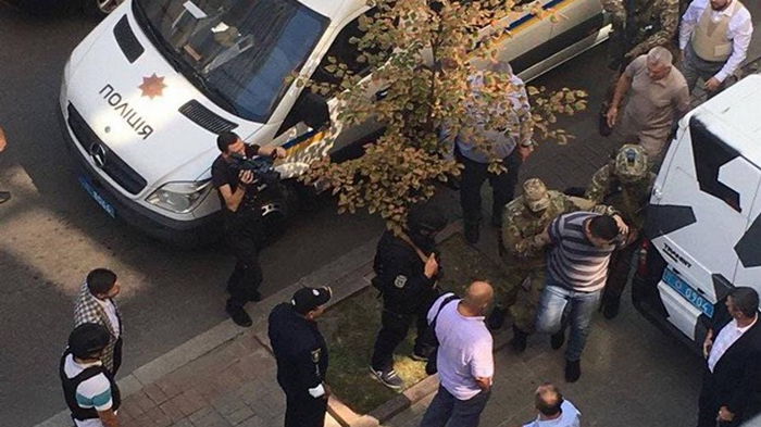 Мужчина с гранатой в Кабмине задержан