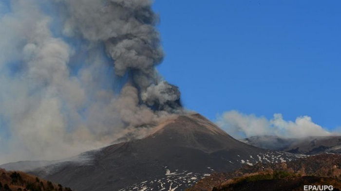 Вулкан Этна установил новый рекорд высоты